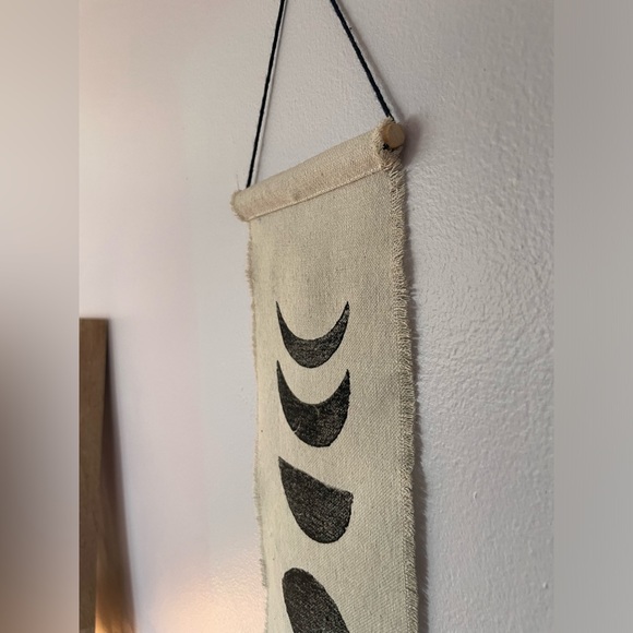 Moon Phases Tapestry - Picture 3 of 11